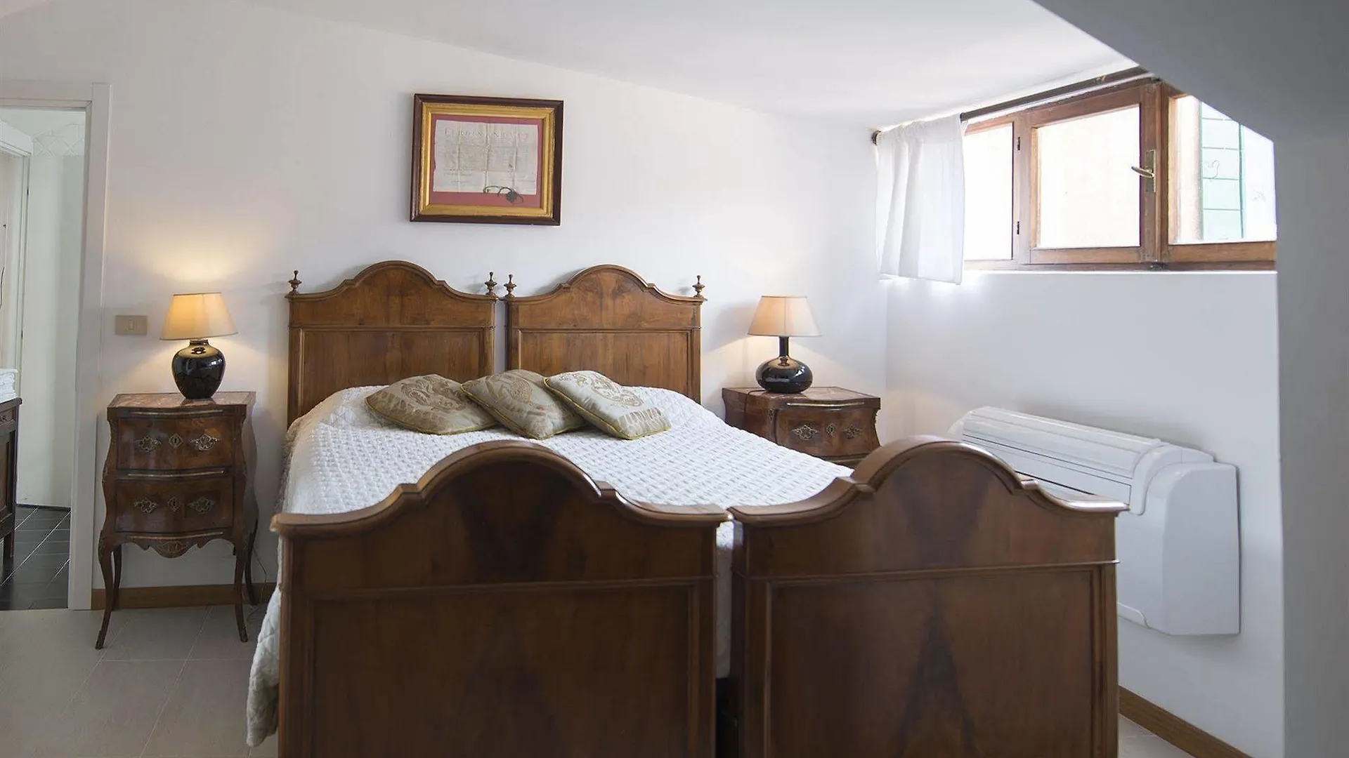 Apartment Appartamento Garden Ca' Rezzonico Venice