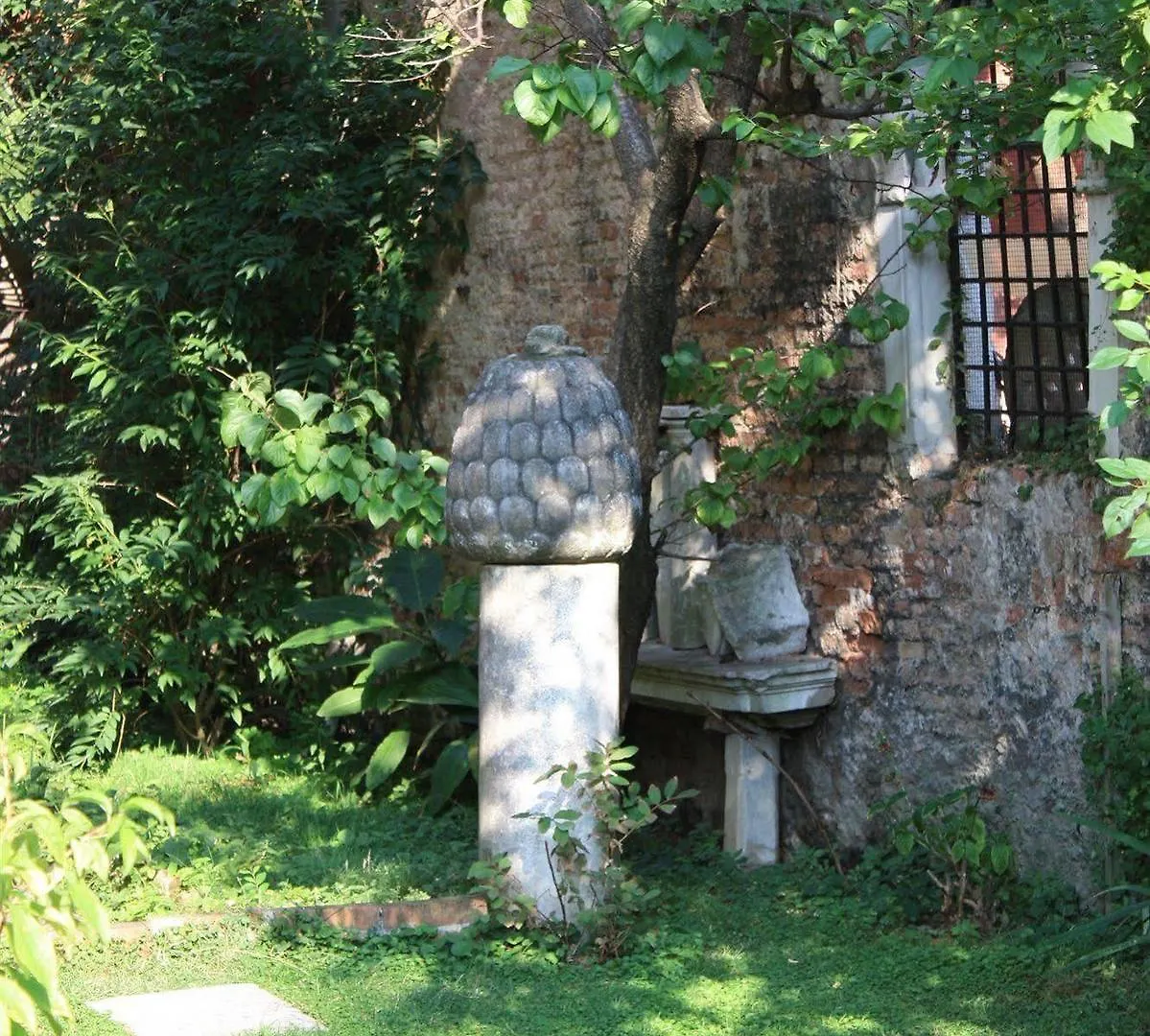 Appartamento Garden Ca' Rezzonico Venice 0*,  Italy