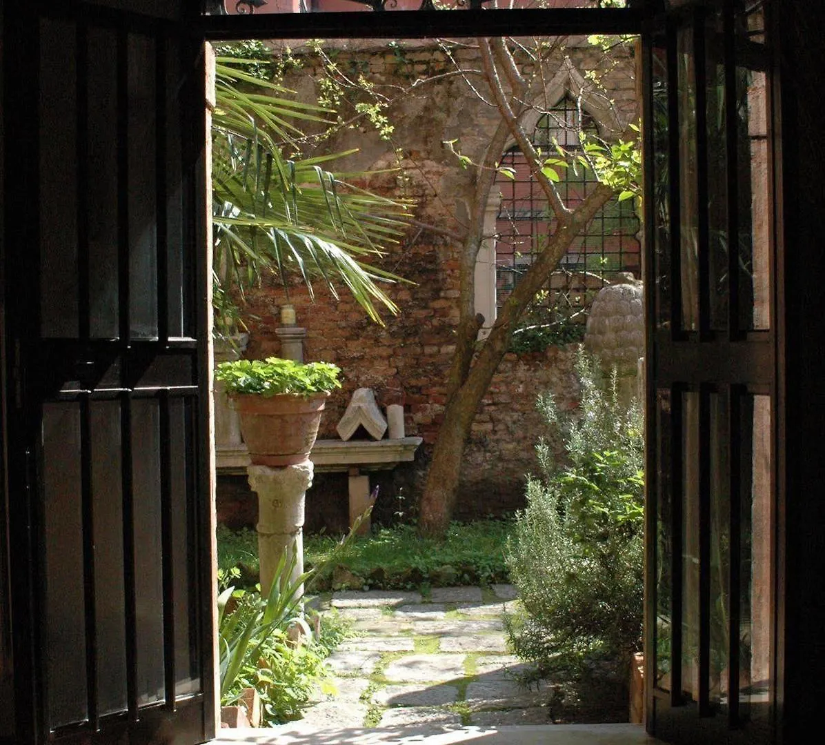 Apartment Appartamento Garden Ca' Rezzonico Venice Italy