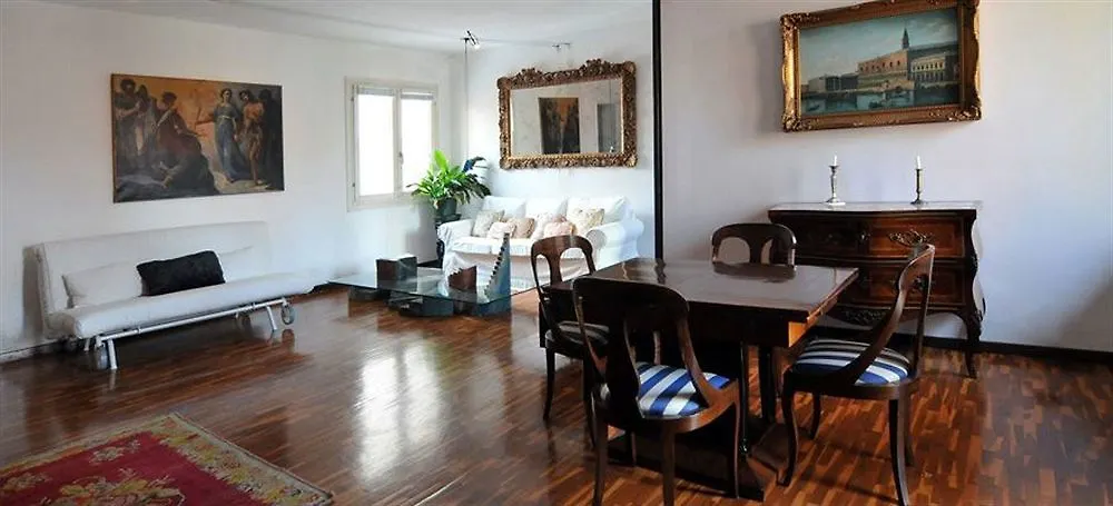 Appartamento Garden Ca' Rezzonico Venice Apartment