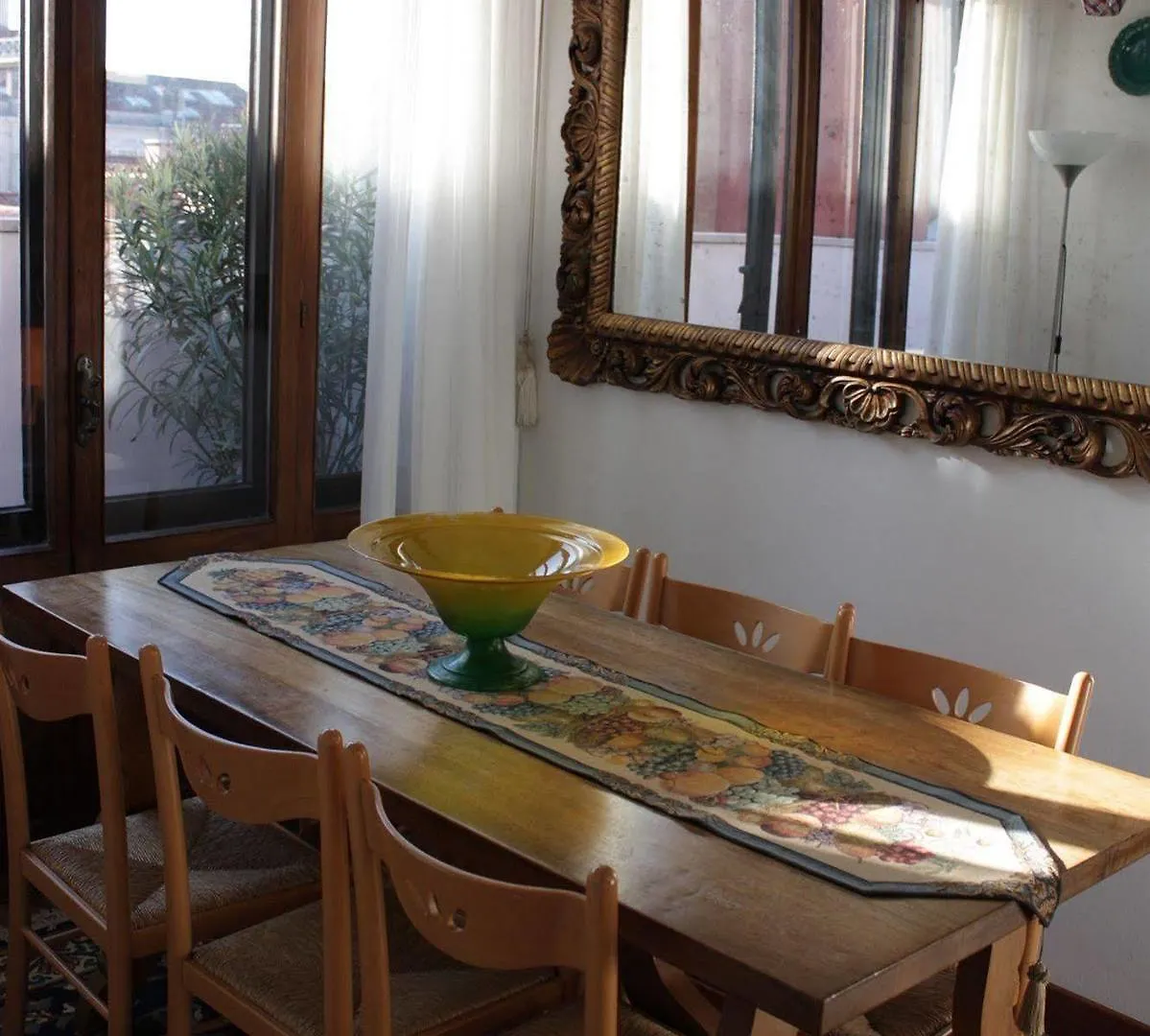 Apartment Appartamento Garden Ca' Rezzonico Venice